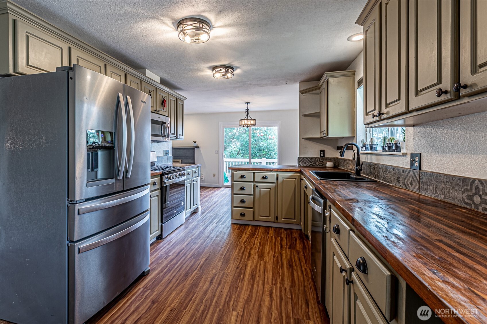 2704 180th Avenue Property Photo 6