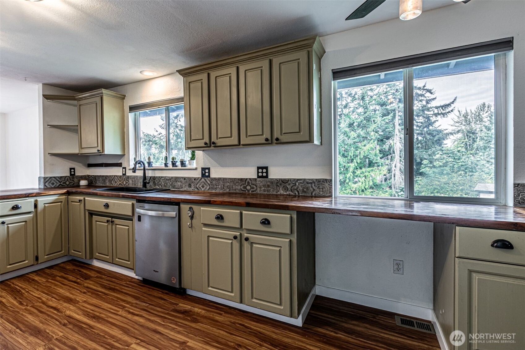 2704 180th Avenue Property Photo 8