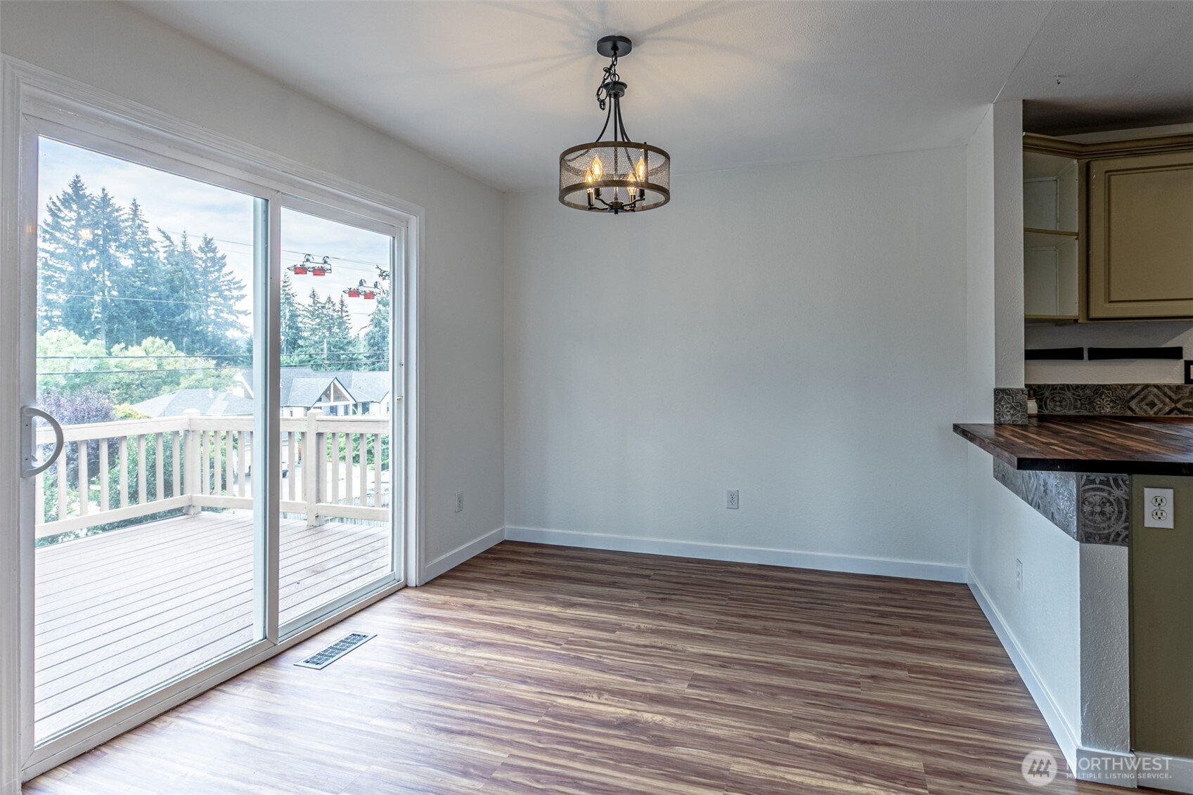 2704 180th Avenue Property Photo 10