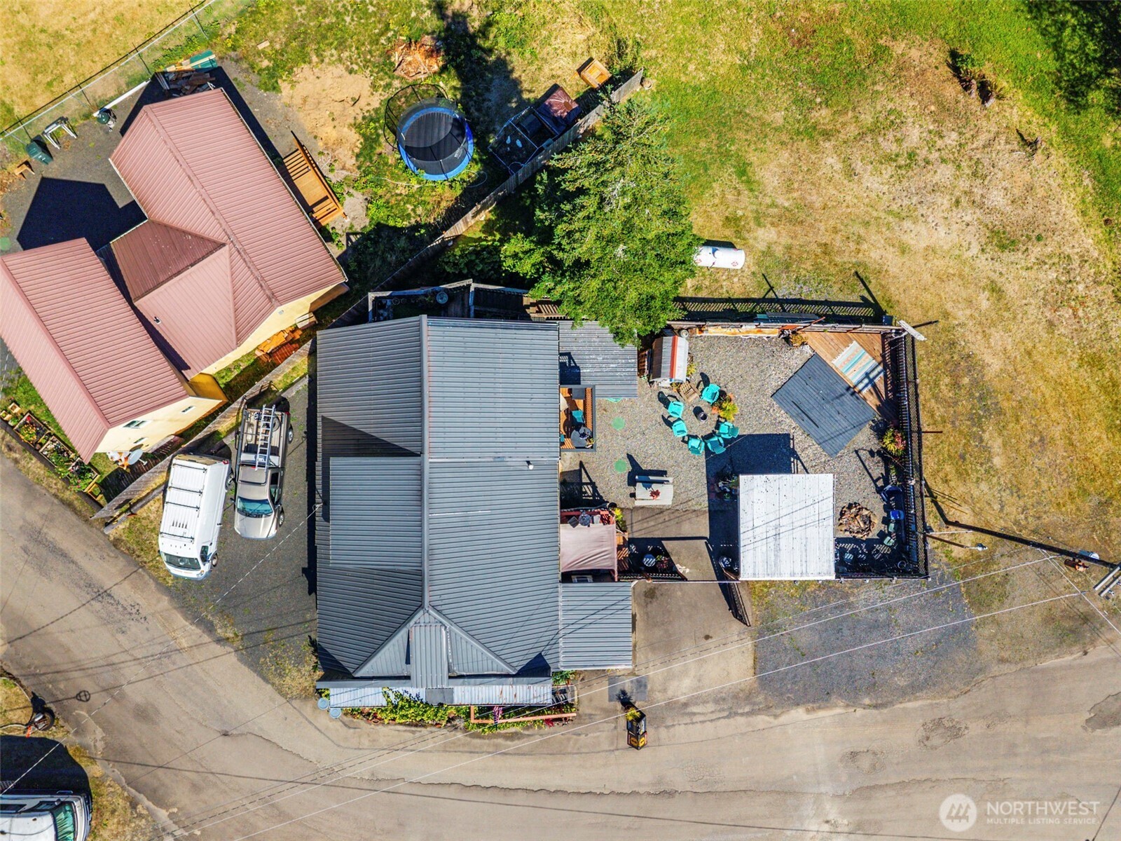 8 Fairgrounds Road Property Photo 2