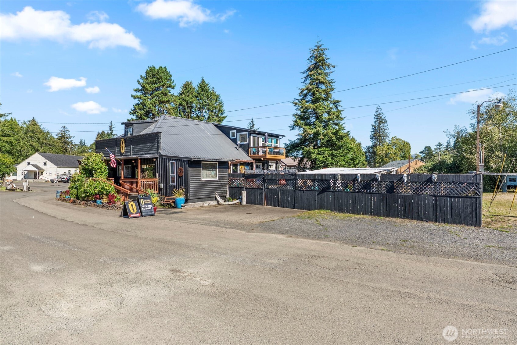 8 Fairgrounds Road Property Photo 4