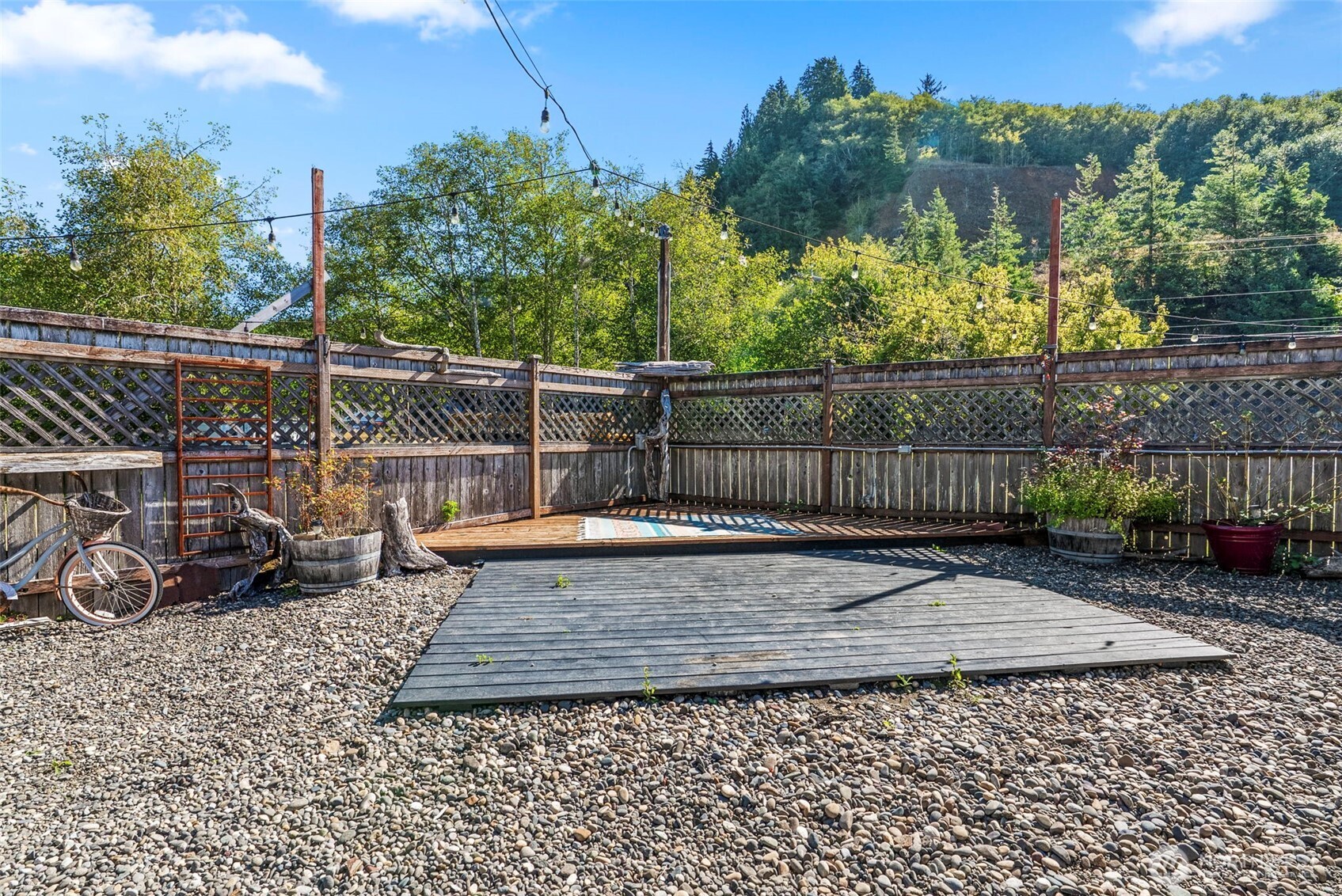 8 Fairgrounds Road Property Photo 11