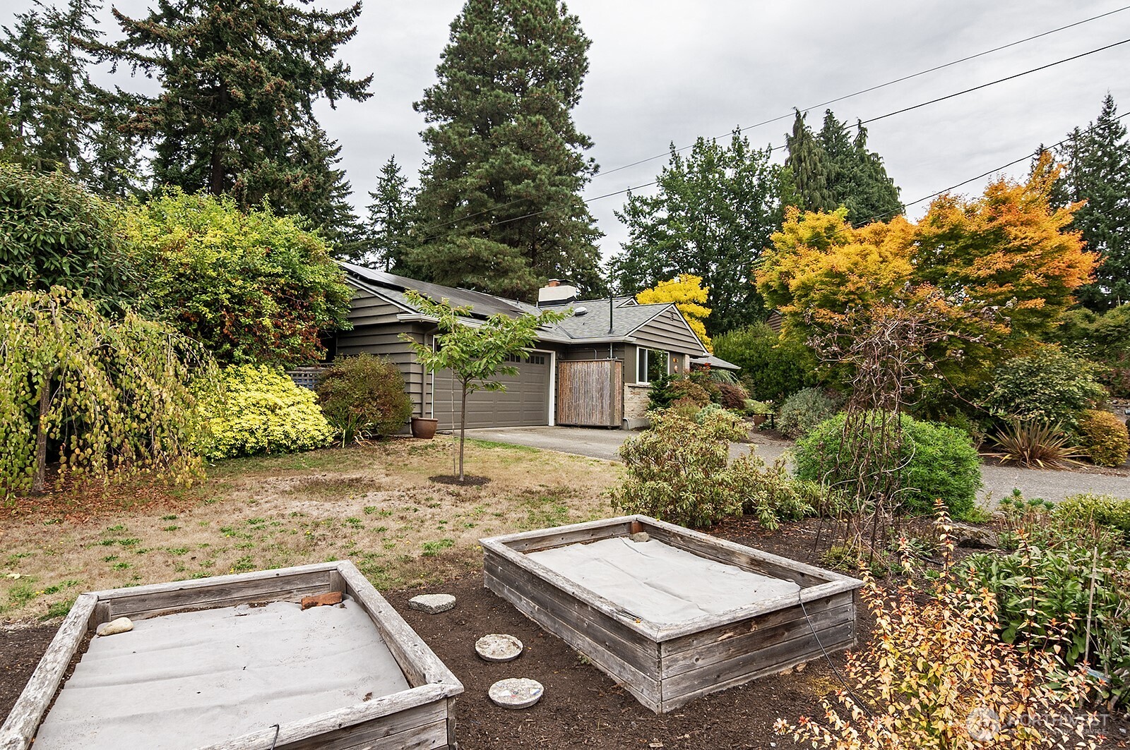 124 N 180th Street Property Photo 3