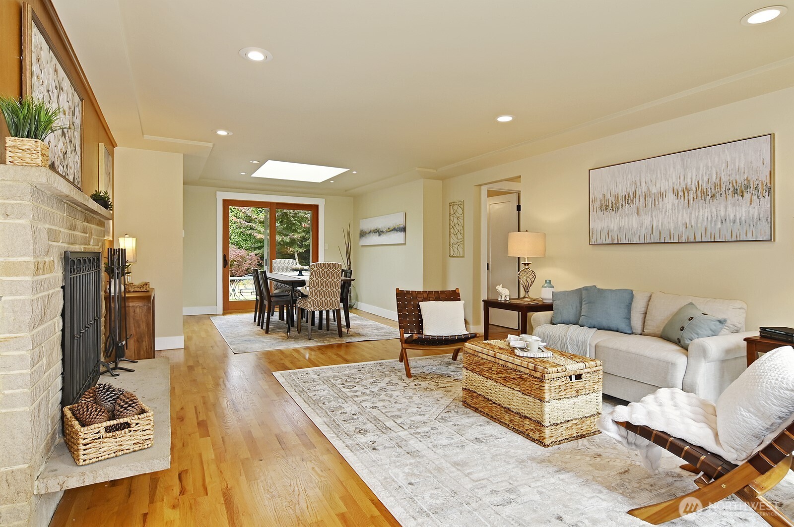 124 N 180th Street Property Photo 4