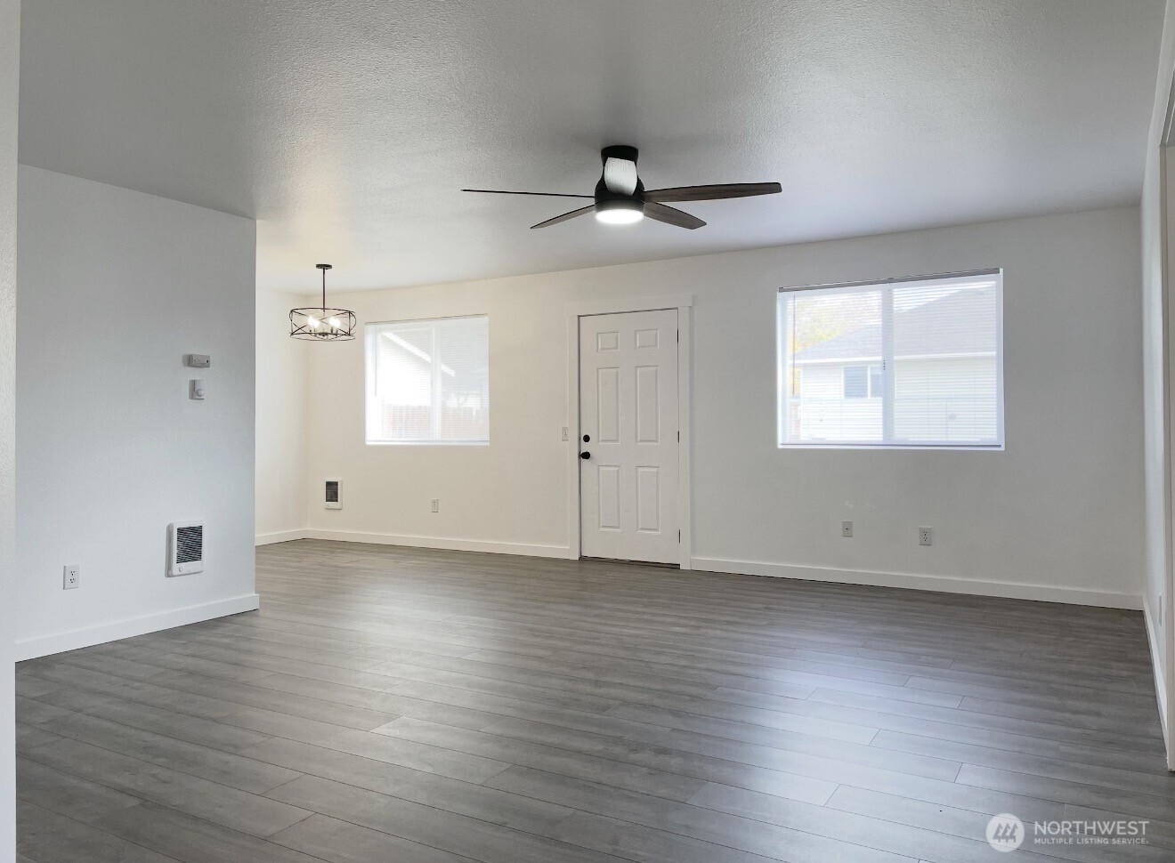 1906 N Yew Street Property Photo 17