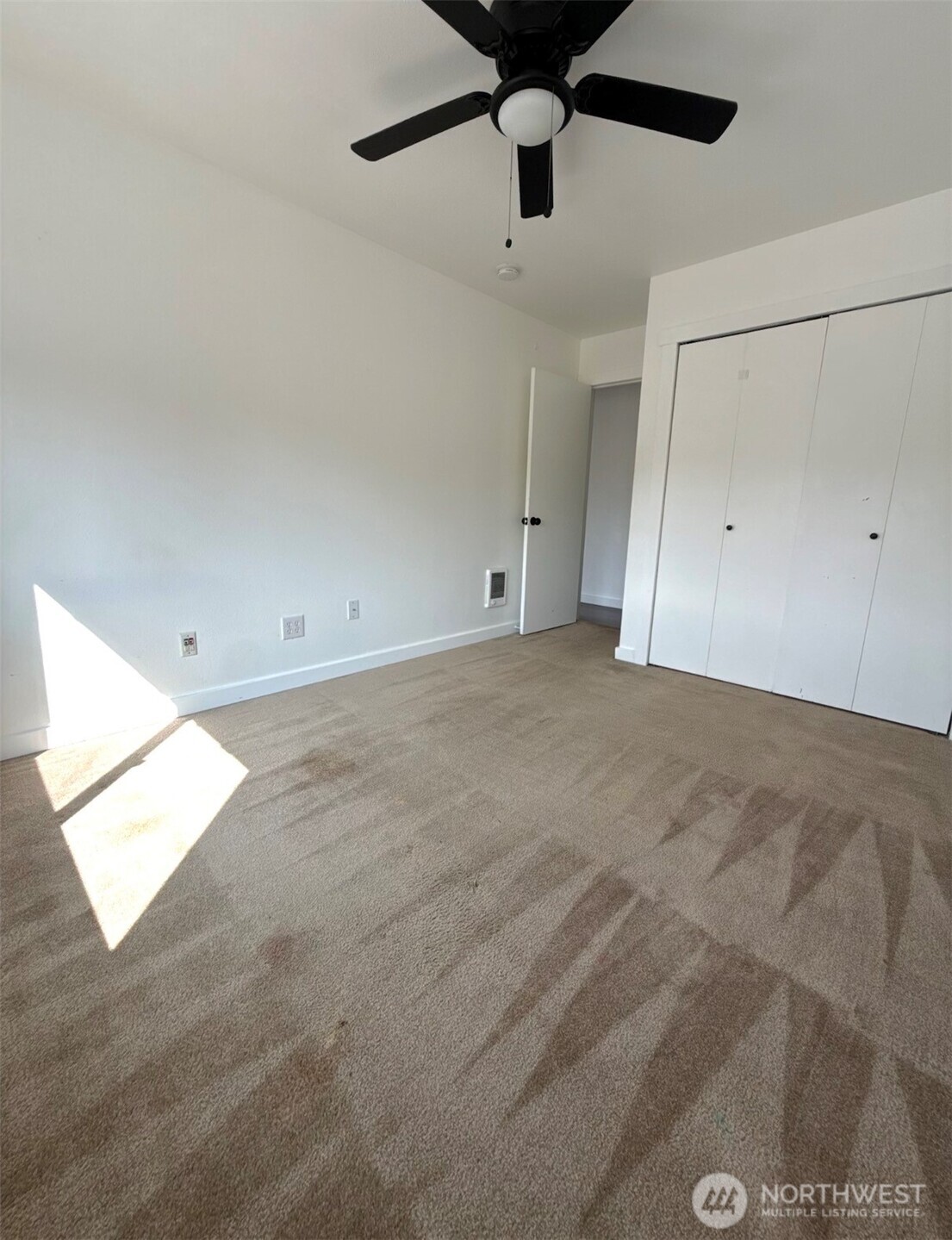1906 N Yew Street Property Photo 23
