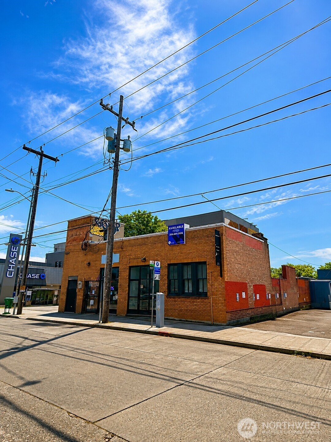 2220 Nw Market Street Property Photo 5