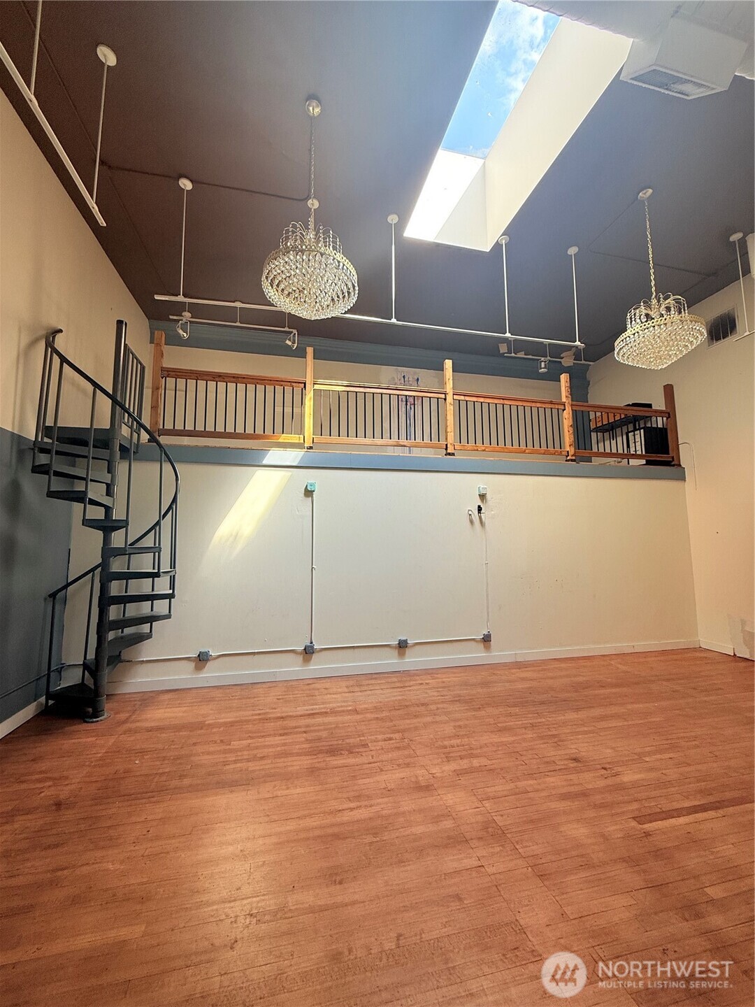 2220 Nw Market Street Property Photo 12
