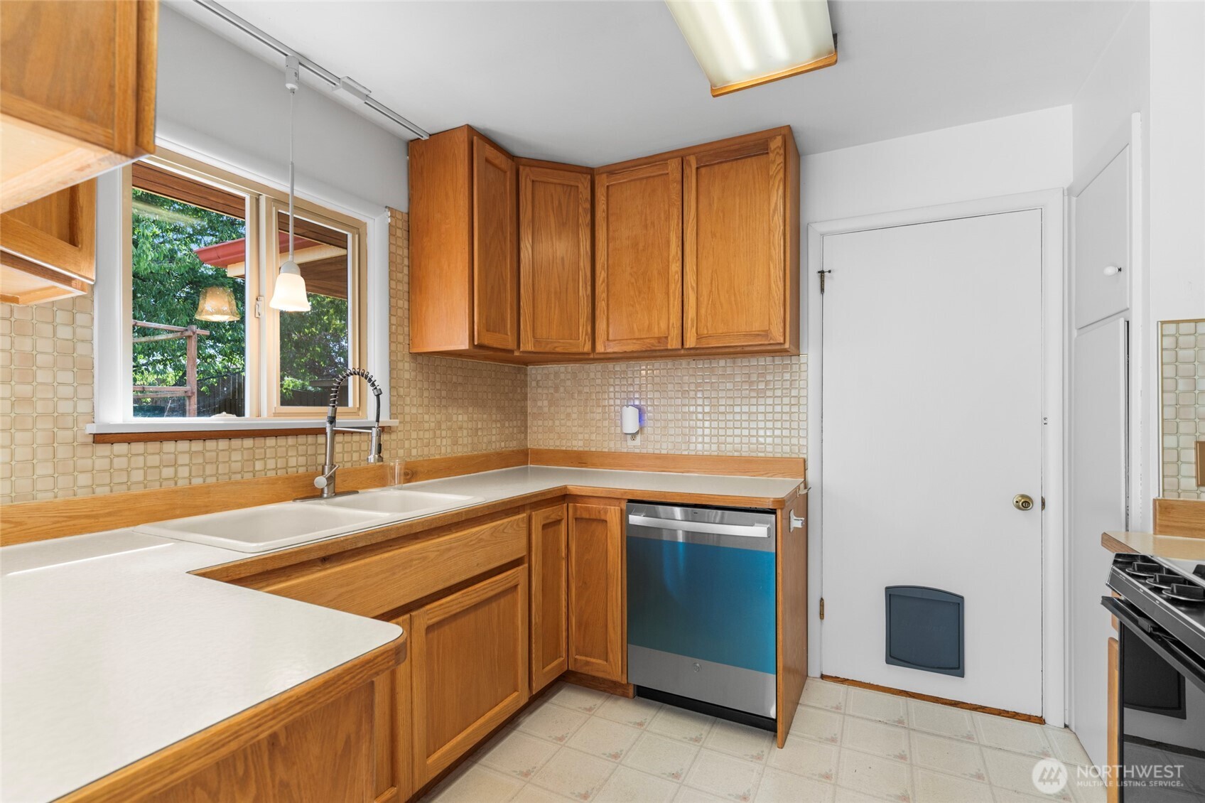 344 Se O'leary Street Property Photo 16