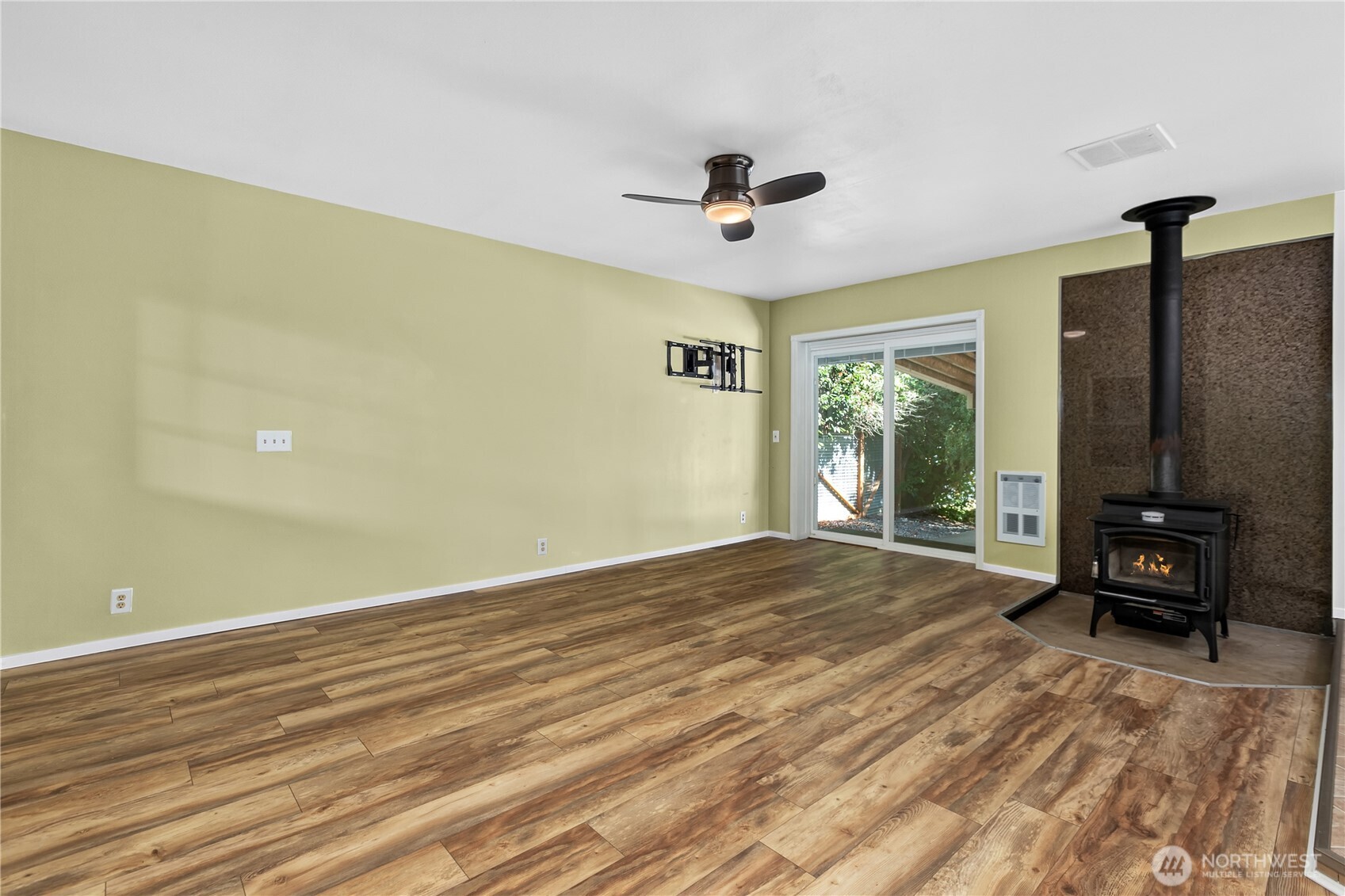 3410 Slater Road Property Photo 9