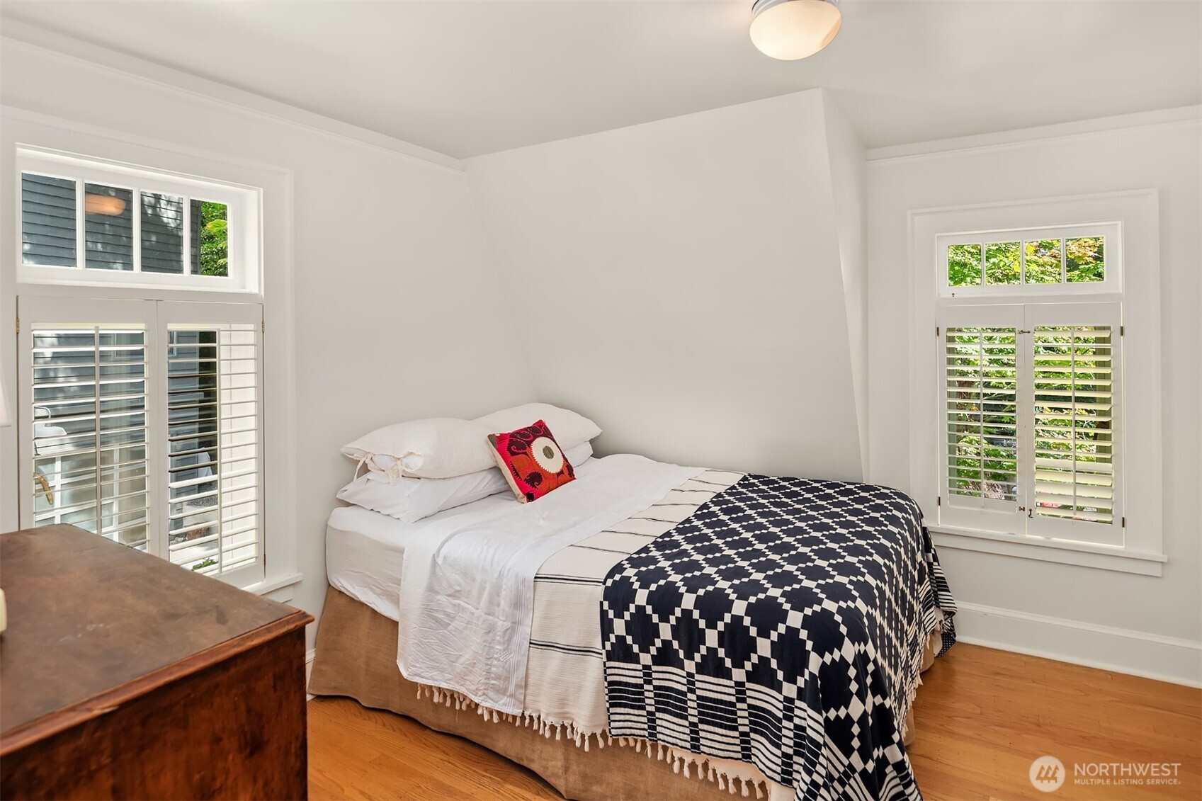 3816 E Spring Street Property Photo 21