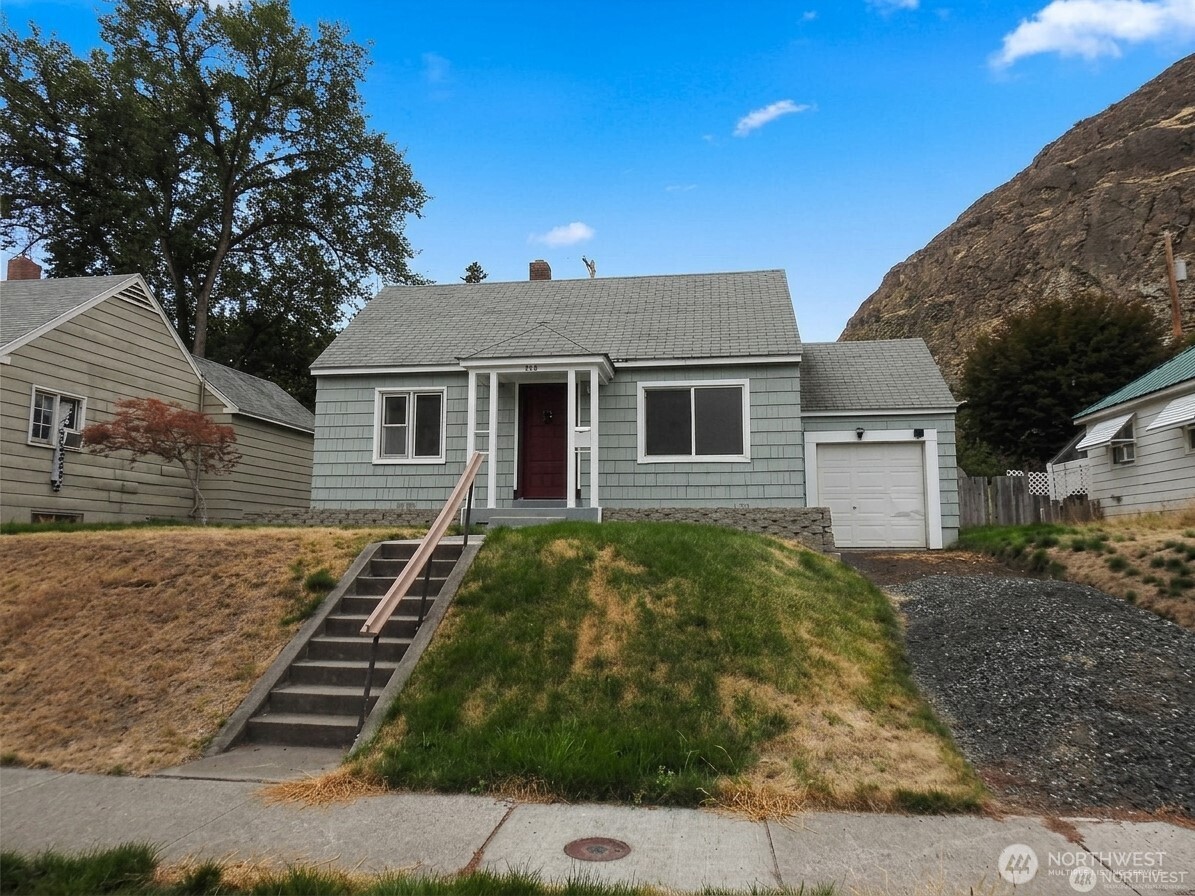 308 Stevens Avenue Property Photo 1