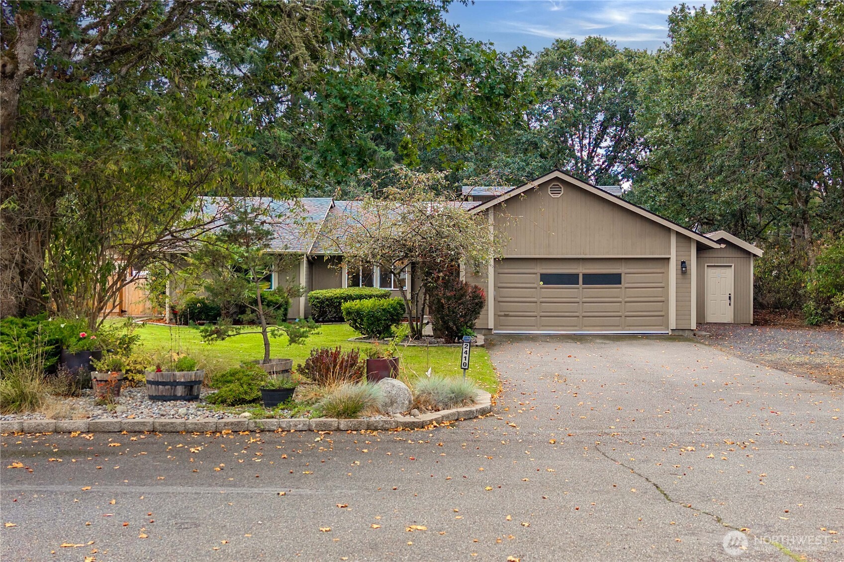 2410 Leah Court Property Photo 1