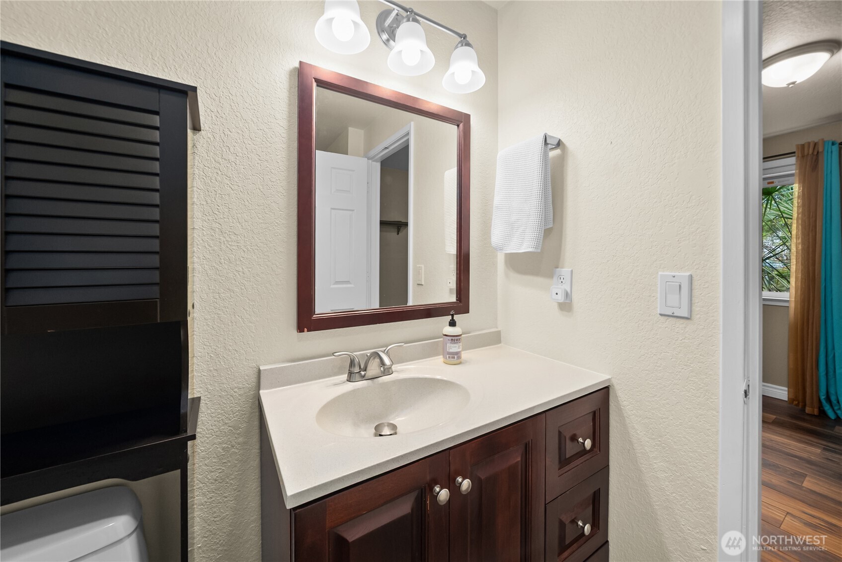 2410 Leah Court Property Photo 15