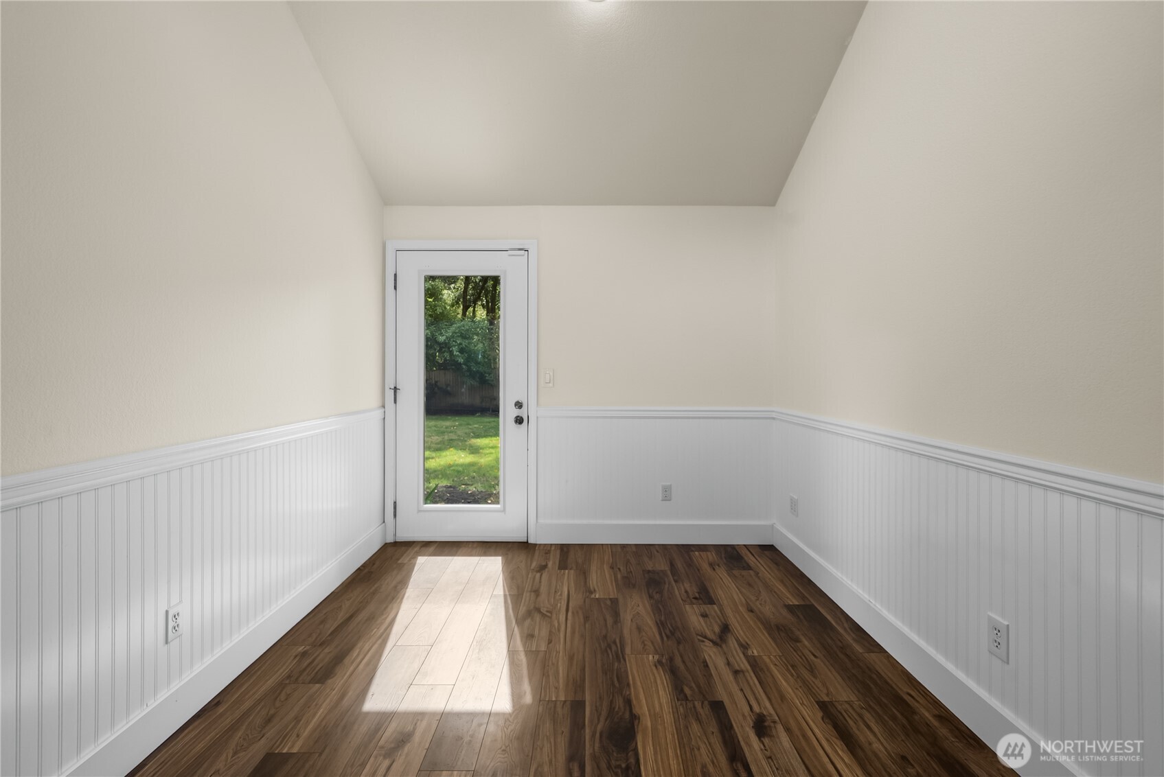 2410 Leah Court Property Photo 27