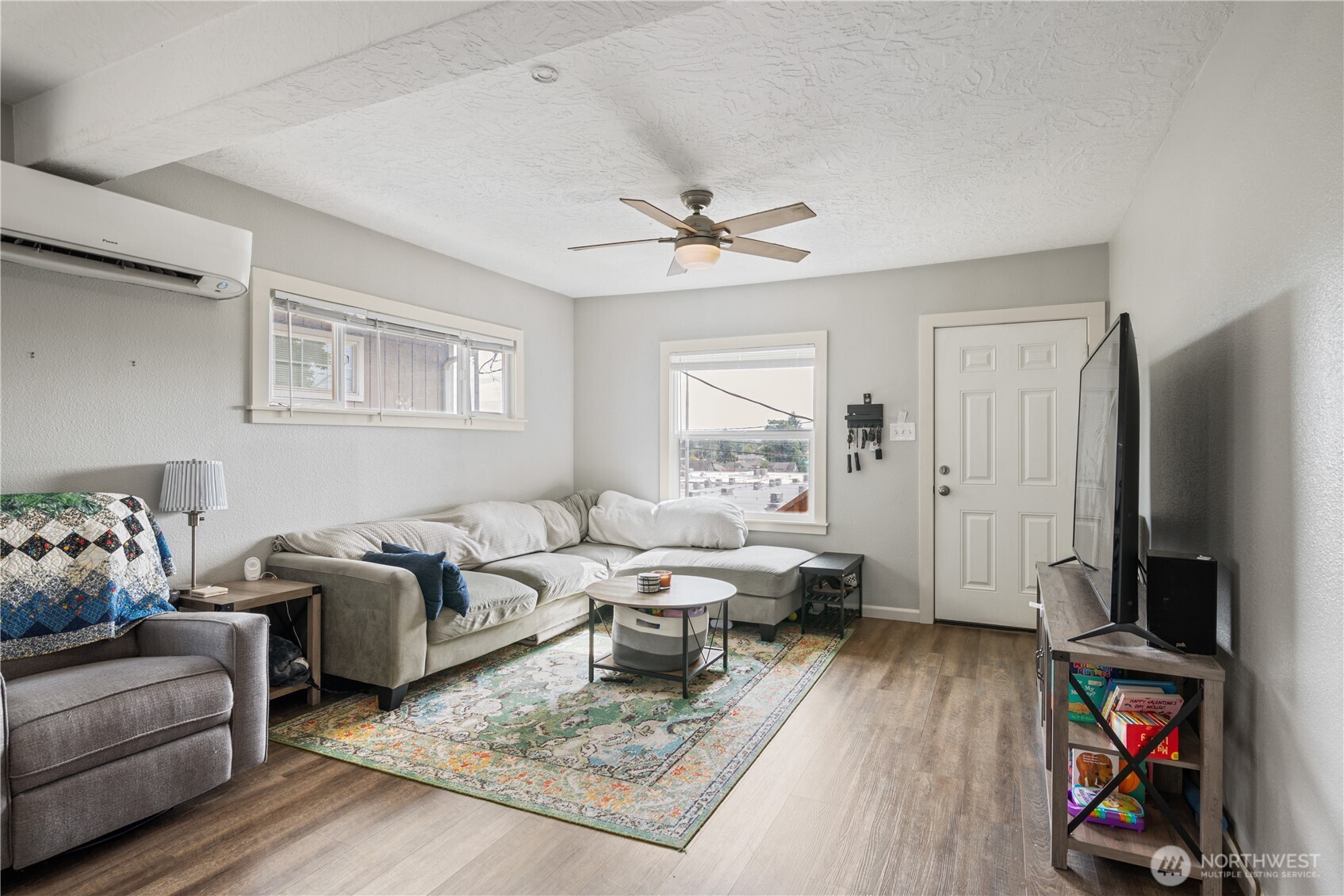 703 Allen Street Property Photo 4