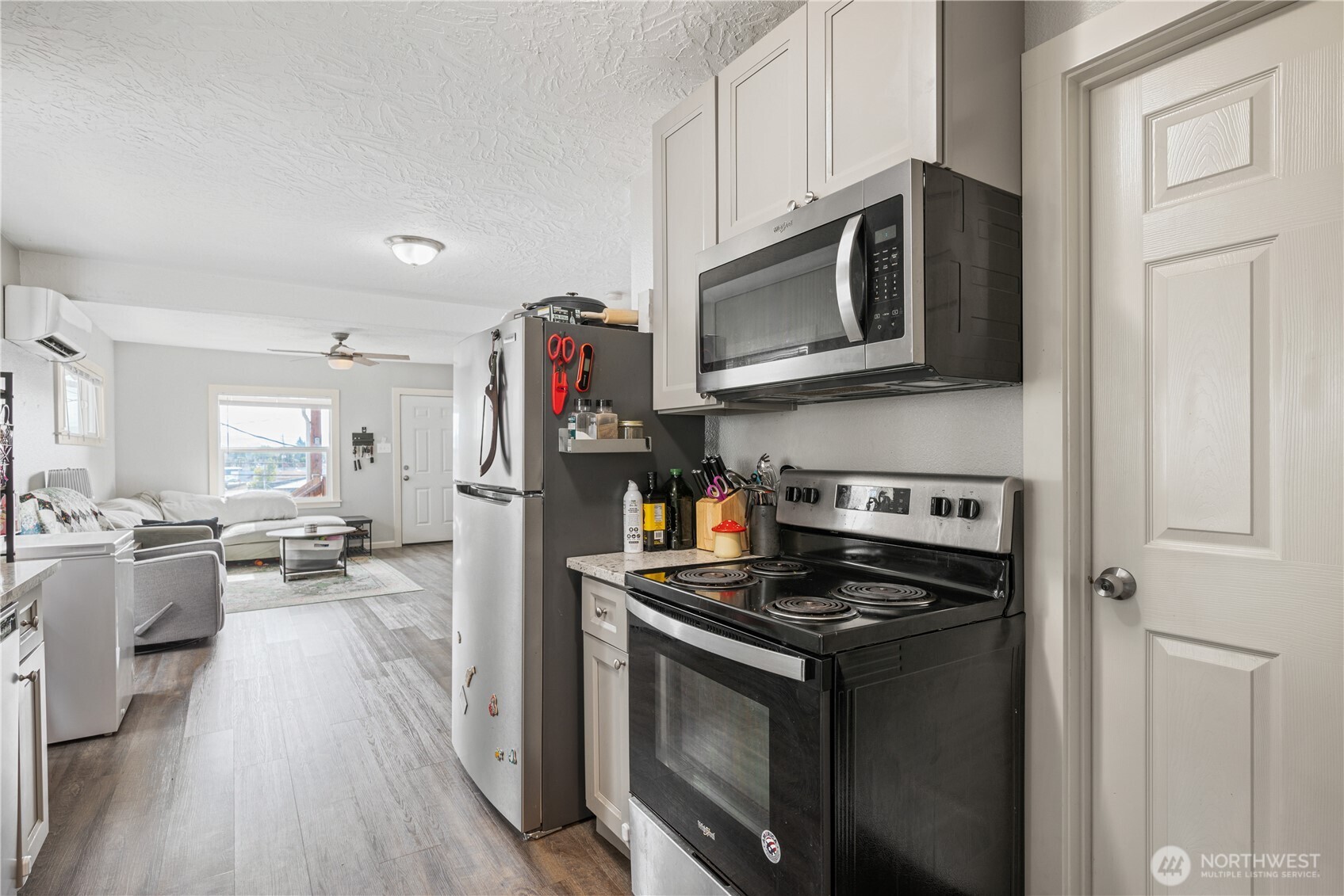 703 Allen Street Property Photo 10