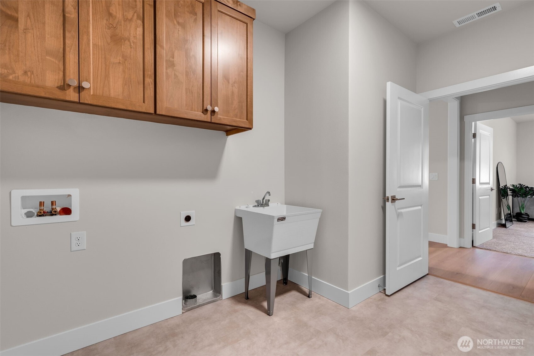 753 C Street Property Photo 25