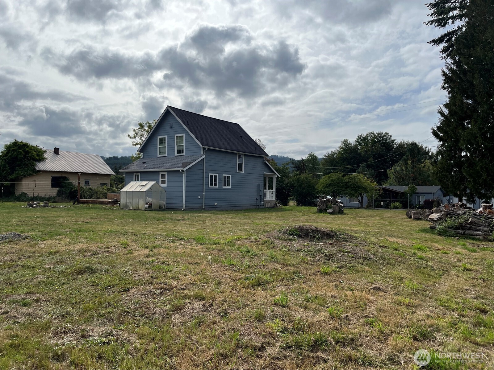 517 D Street Property Photo 2