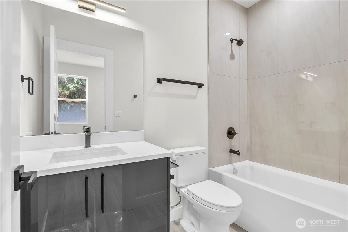 7005 Ne 182nd St 102 Property Photo 11