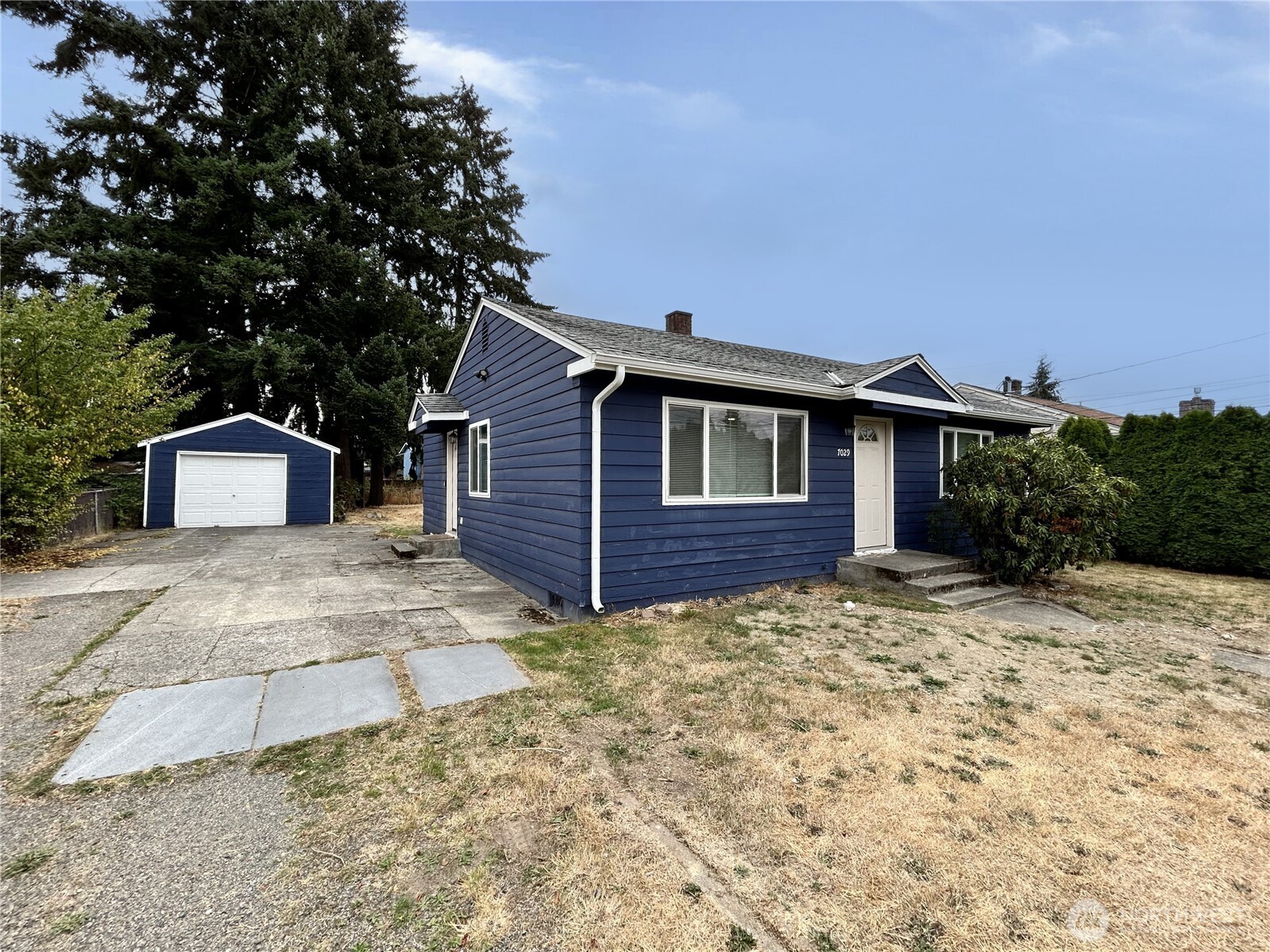 7029 S G Street Property Photo 3