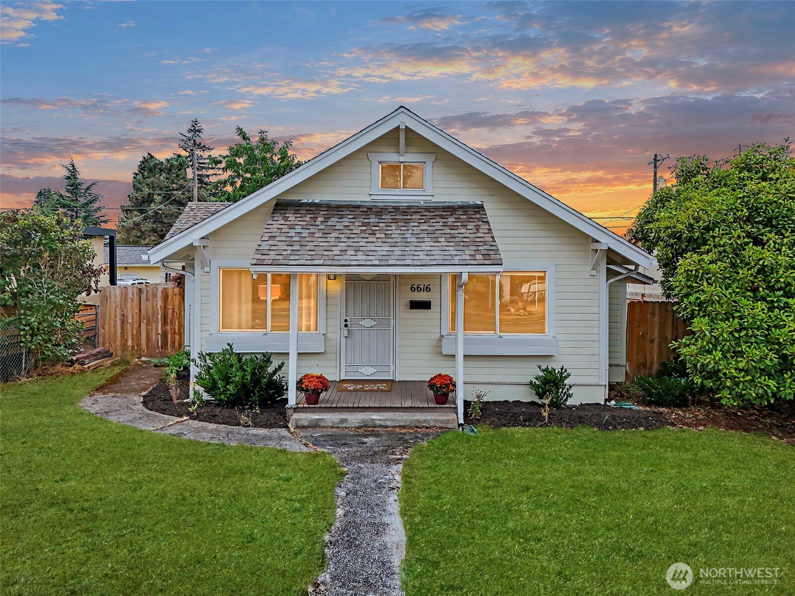 6616 S Oakes Street Property Photo 1