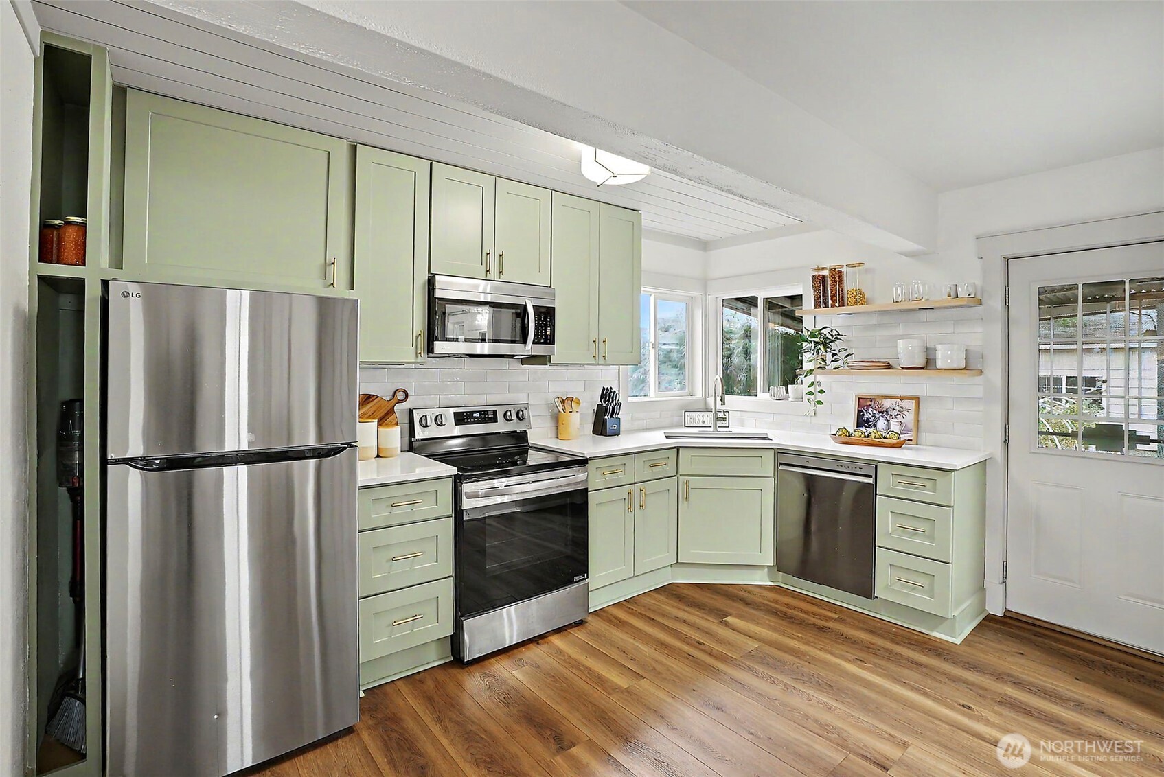 6616 S Oakes Street Property Photo 7
