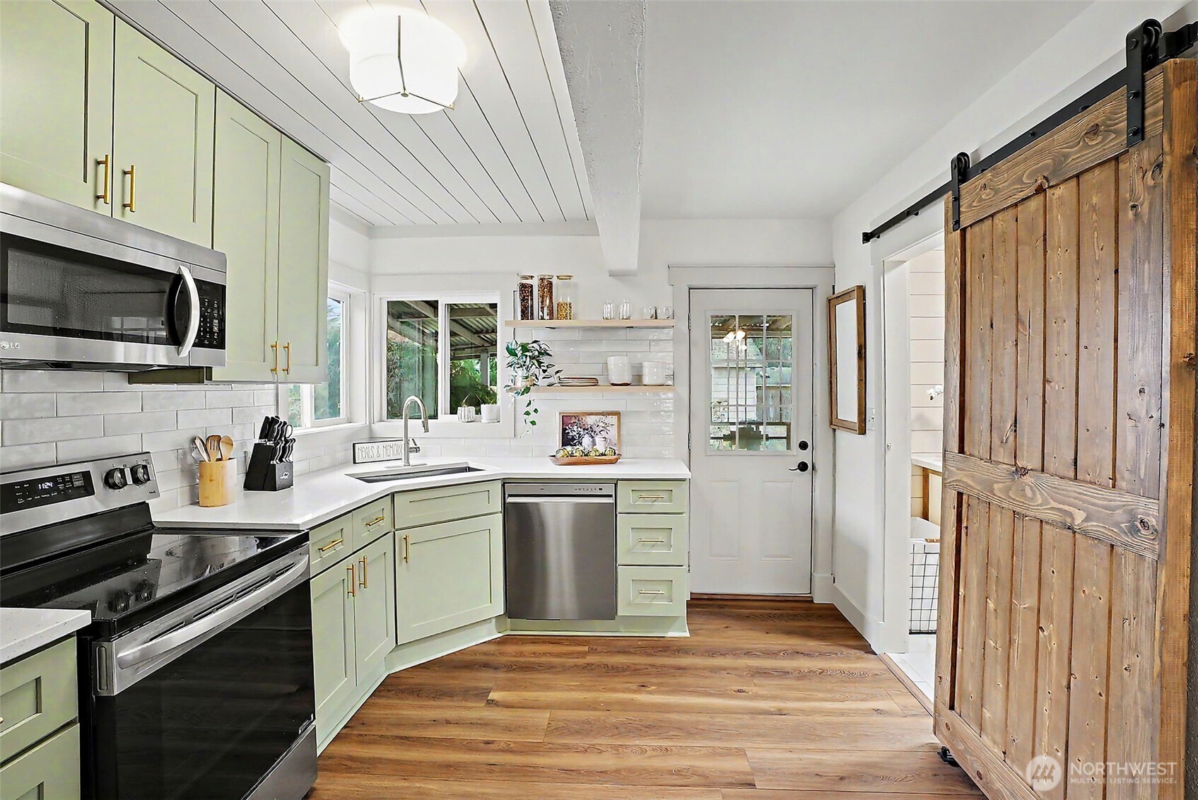 6616 S Oakes Street Property Photo 8