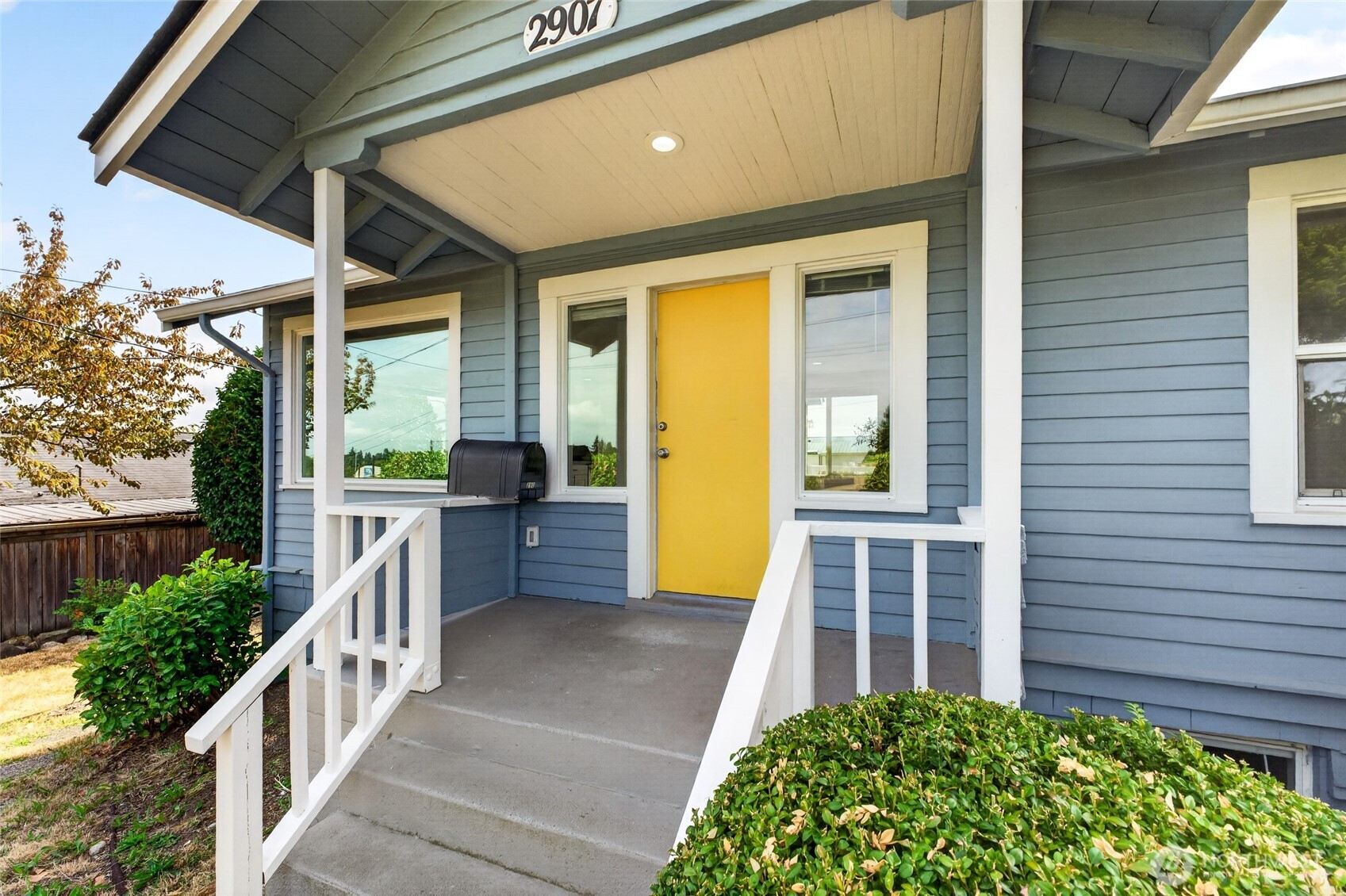 2907 Sw Cloverdale Street Property Photo 2