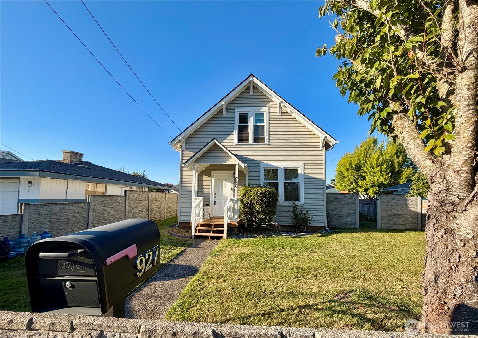 927 7th Avenue Property Photo 1