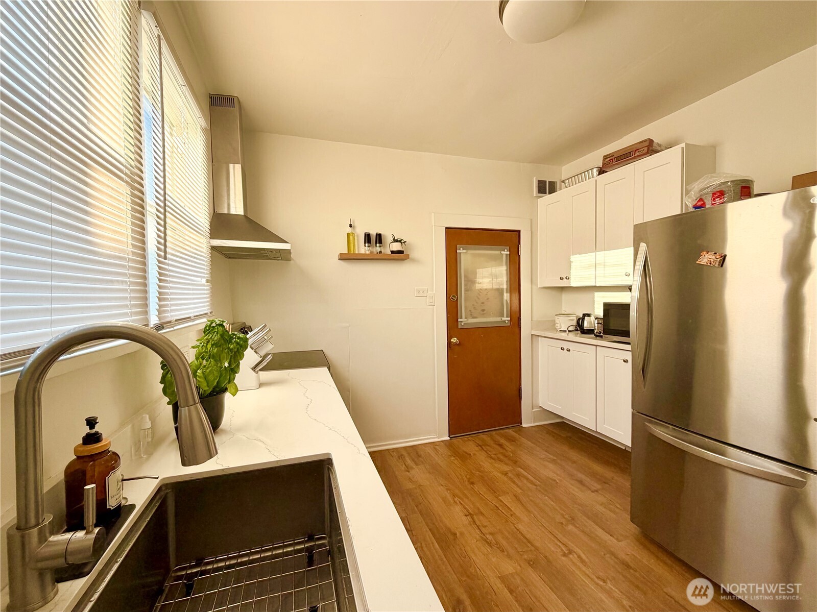927 7th Avenue Property Photo 9