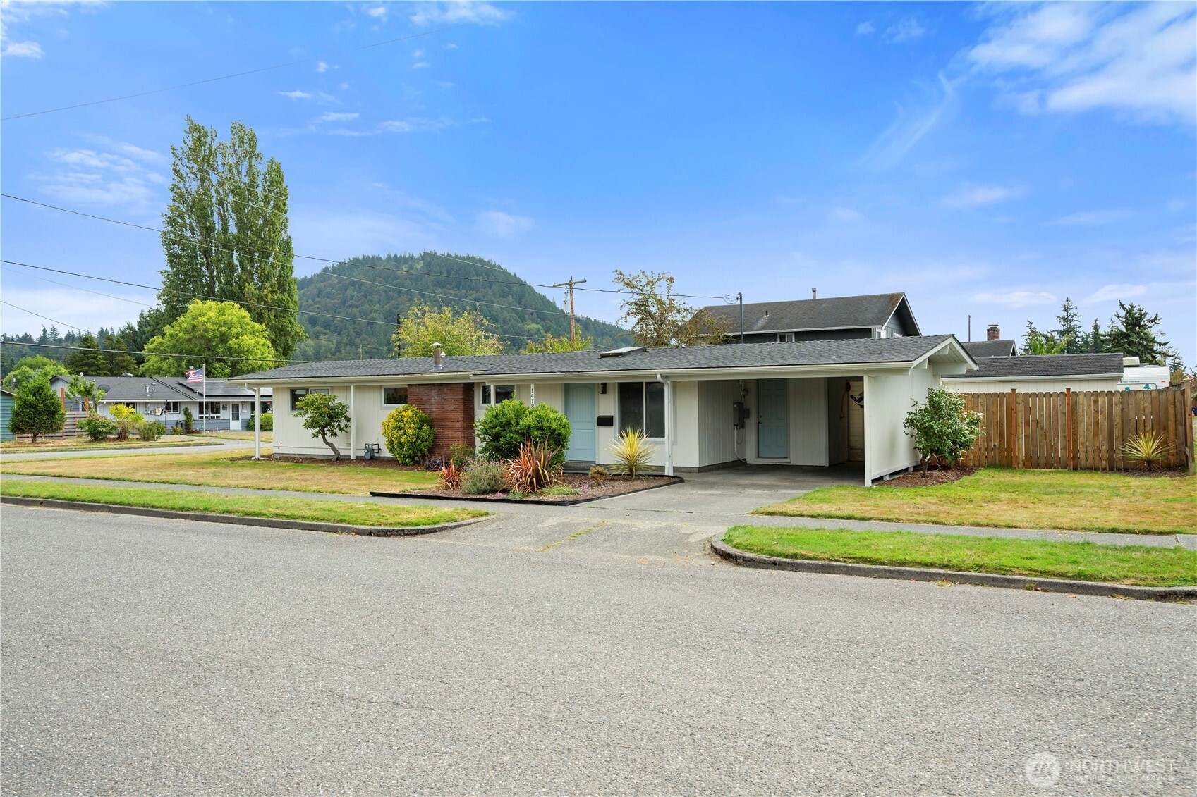 1418 Hillcrest Parkway Property Photo 1