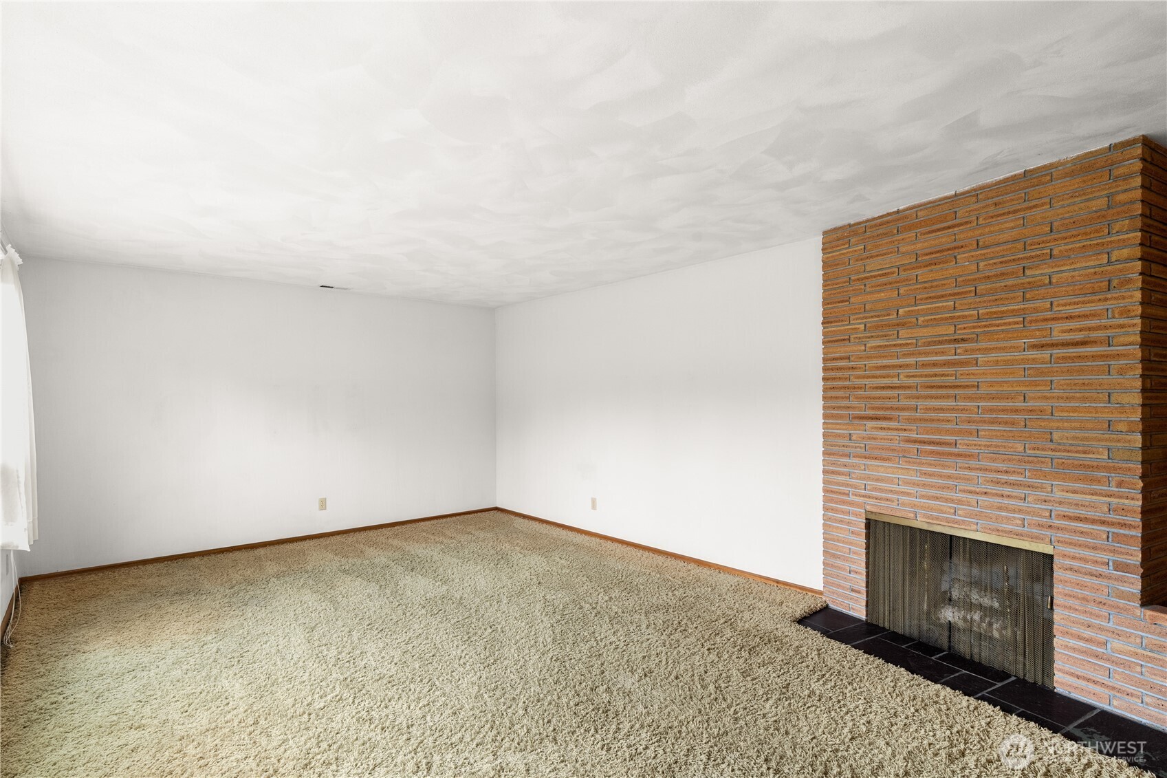 523 Carl Way Property Photo 6