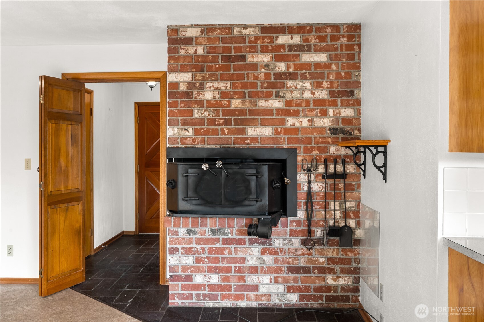 523 Carl Way Property Photo 11