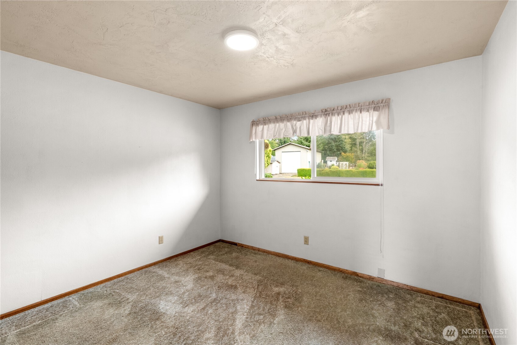 523 Carl Way Property Photo 21