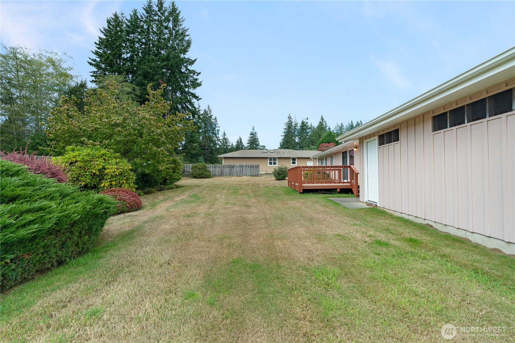 523 Carl Way Property Photo 28