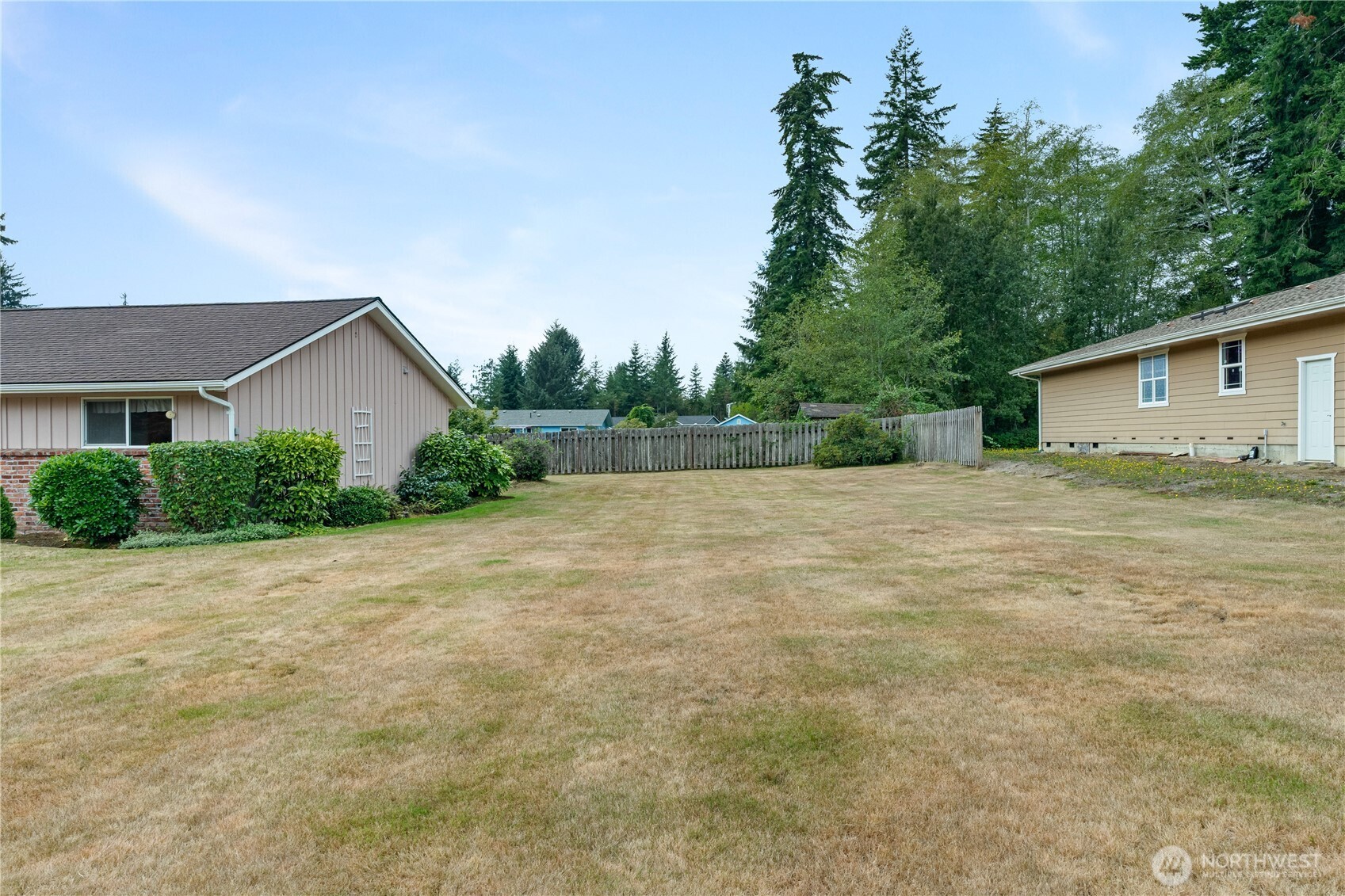 523 Carl Way Property Photo 33