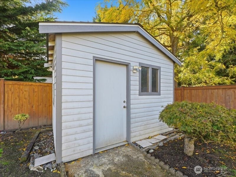 7926 N 9 Street Property Photo 22