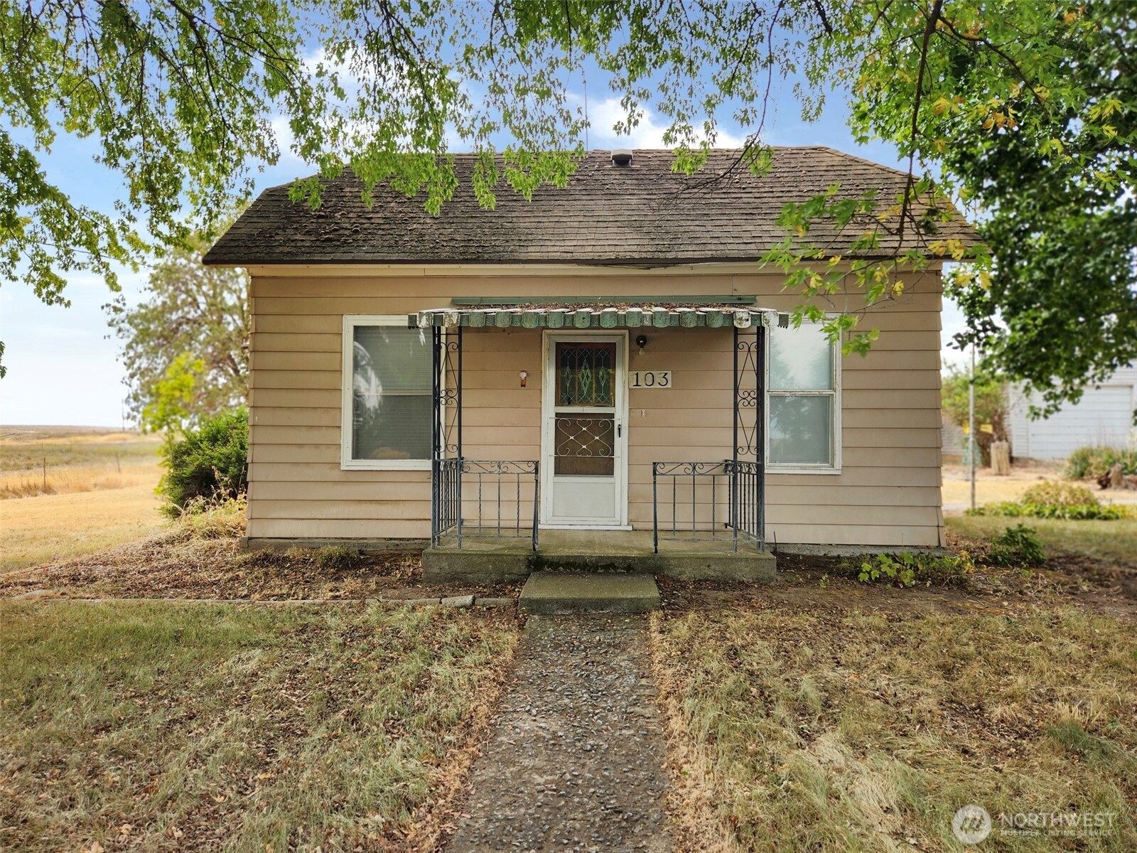 103 W Oak Street Property Photo 1