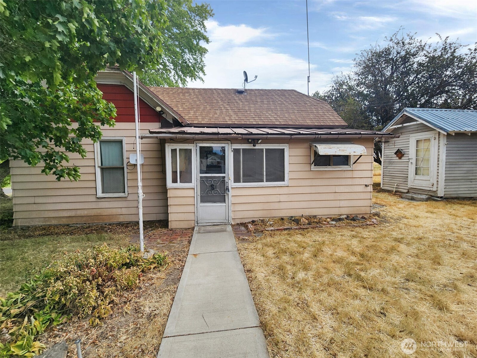 103 W Oak Street Property Photo 2