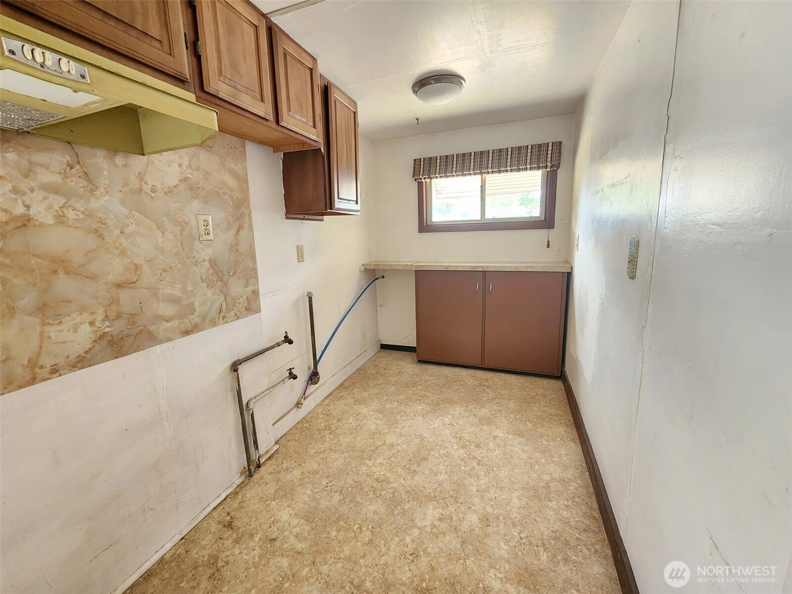 103 W Oak Street Property Photo 4