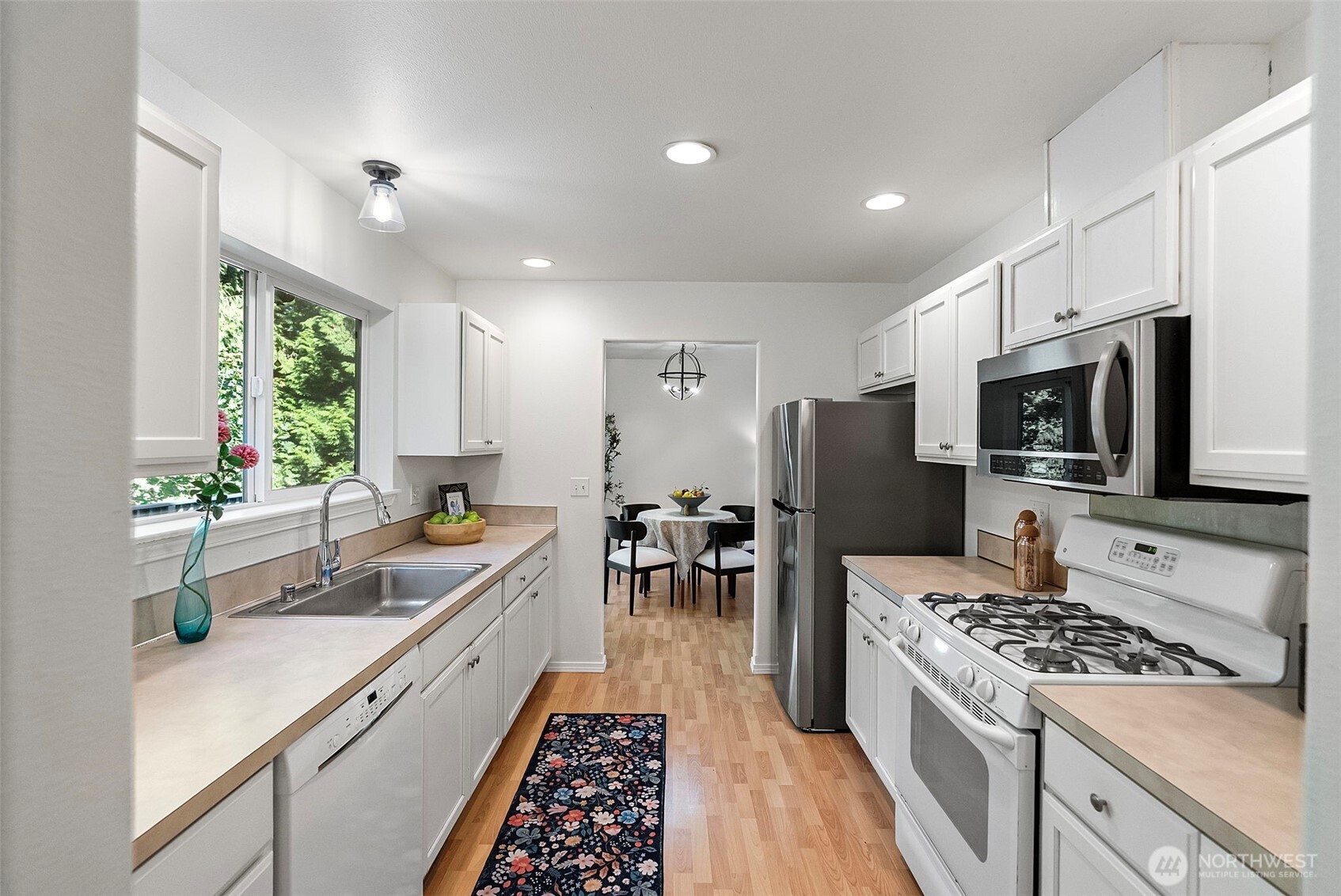 1858 21st Avenue Property Photo 6