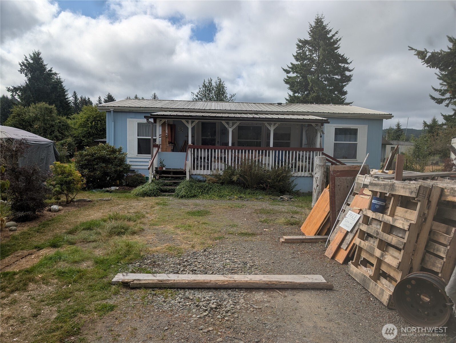 1186 E Wiley Street Property Photo 2