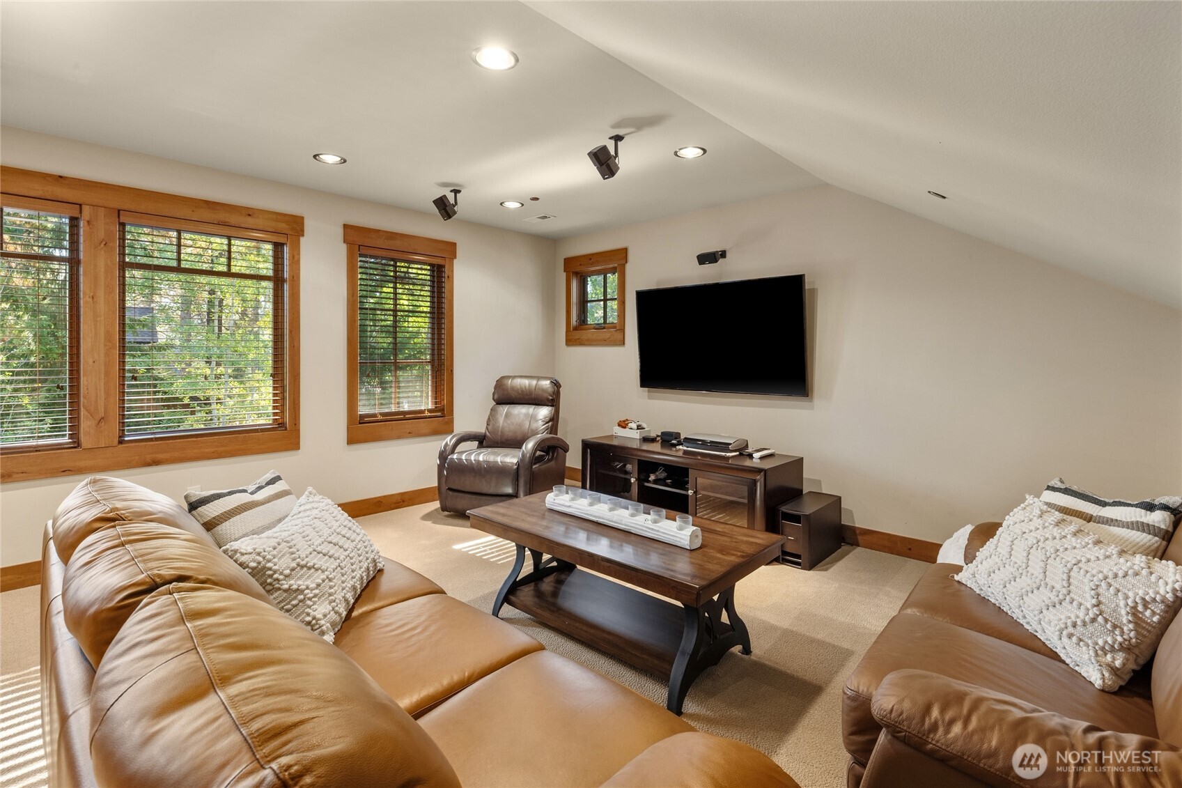 1690 Coal Mine Way Property Photo 26