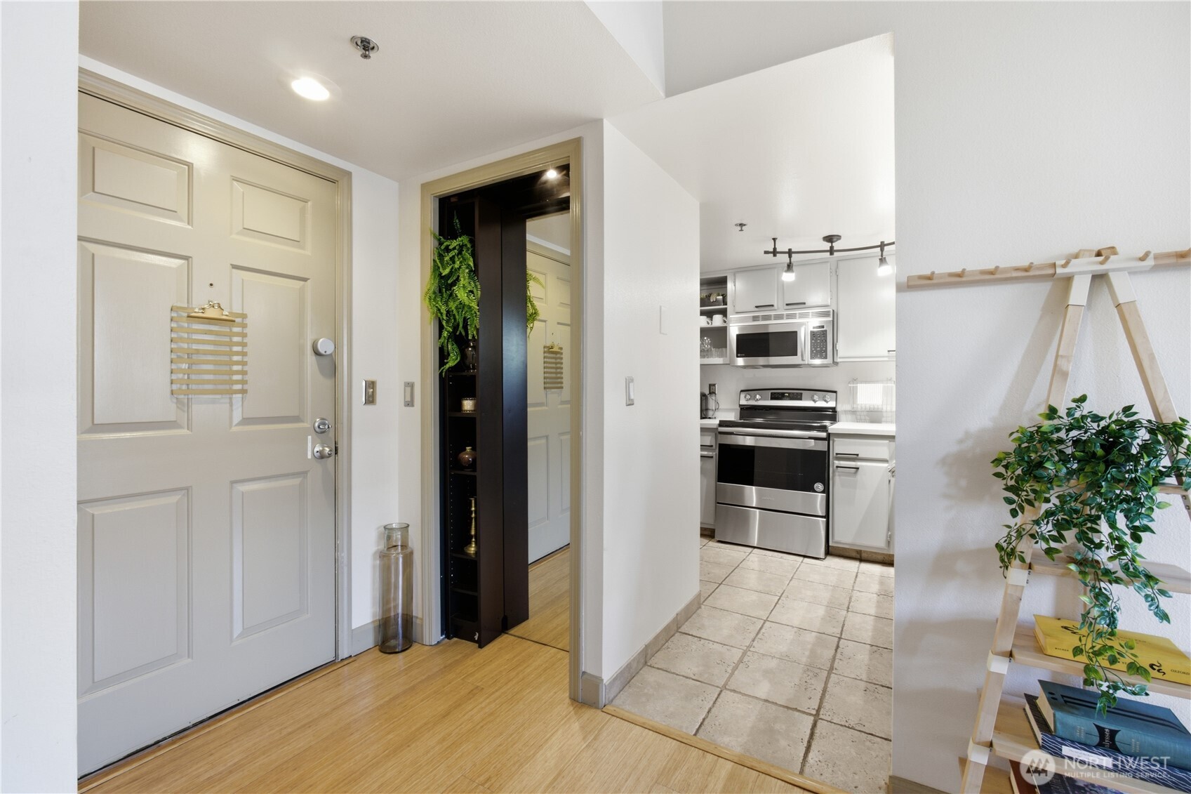 505 E Denny Way A305 Property Photo 4