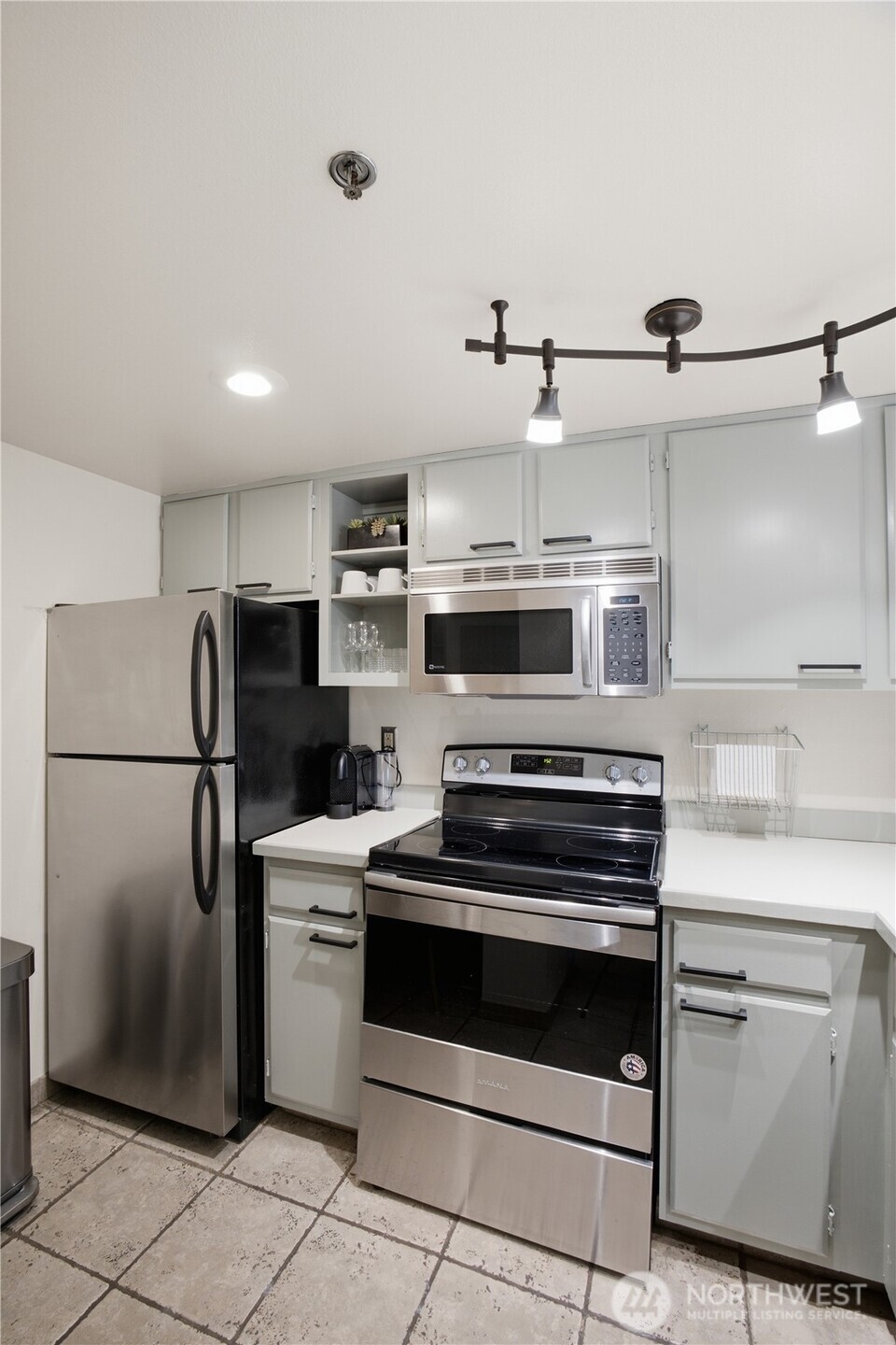 505 E Denny Way A305 Property Photo 6