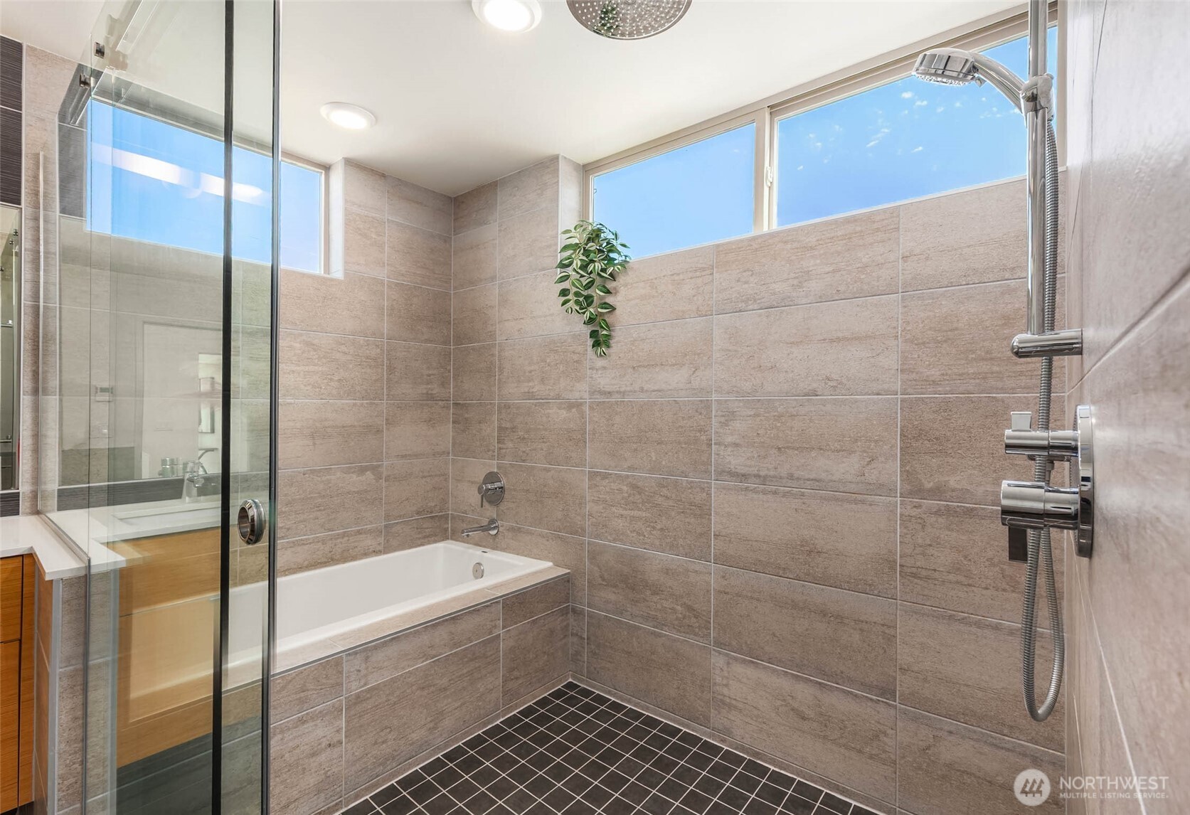 4112 Linden Avenue A Property Photo 18
