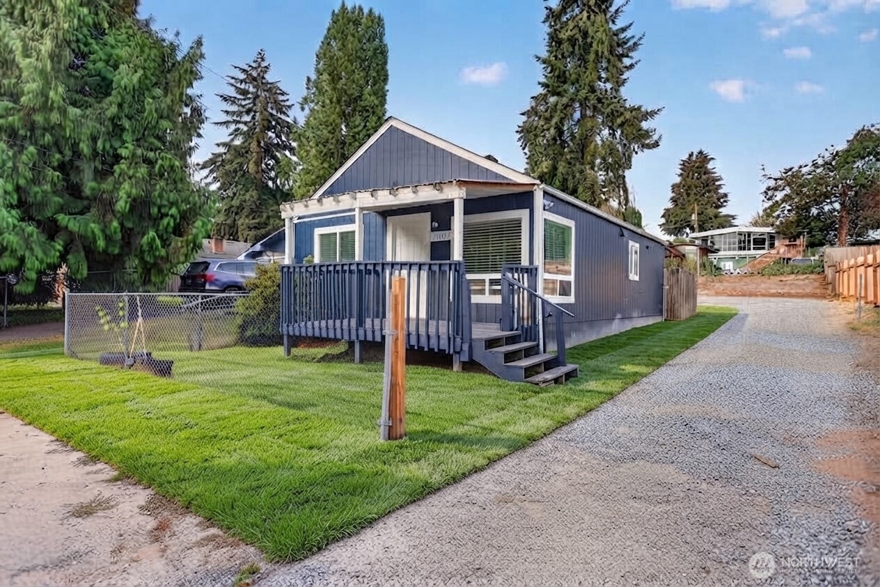 12809 4th Avenue Property Photo 2