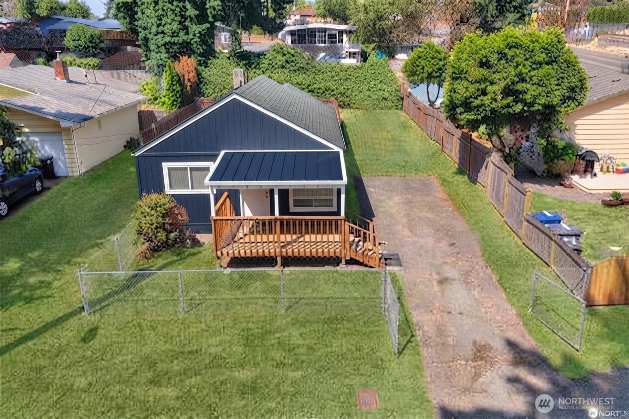 12809 4th Avenue Property Photo 3