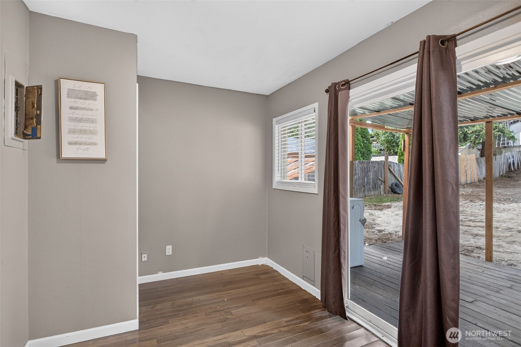 12809 4th Avenue Property Photo 9